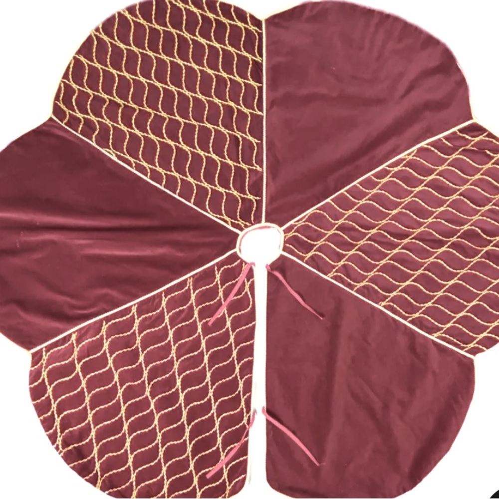 Christmas Tree Skirt Velvet Burgundy Red Gold Beaded Diameter 47”
